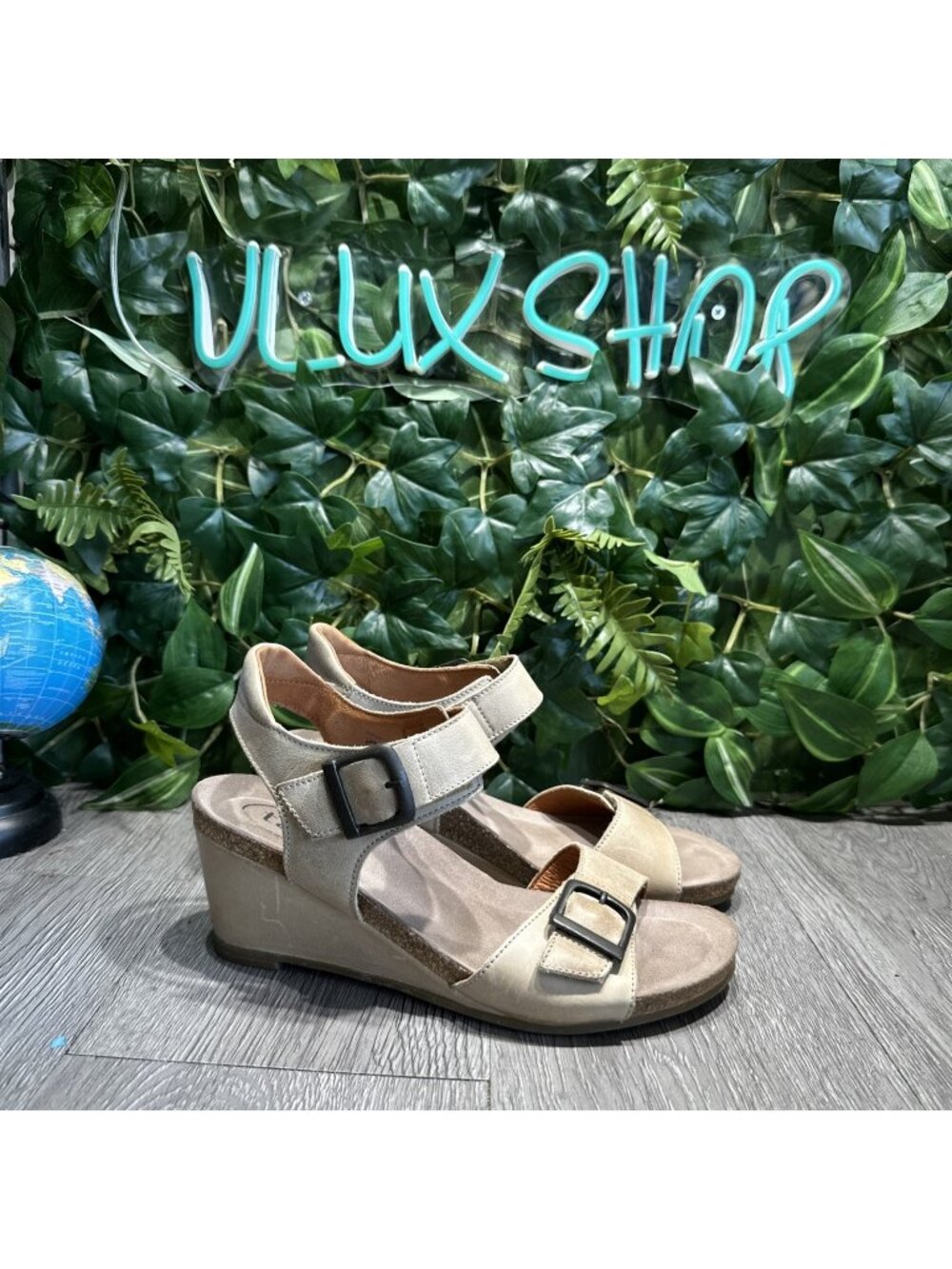 Taos Buckle Up Leather Wedge Sandals Ankle Strap Tan Womens Size 7-7.5 Comfort